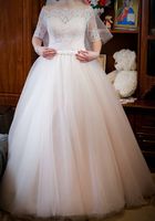 Продам весільну сукню 42 розмір... Оголошення Bazarok.ua