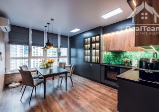 Квартира 3-кімн. продаж Киев, Днепровский &ndash; 28 м&sup2;... Оголошення Bazarok.ua